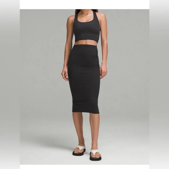 Nulu Slim-Fit High-Rise Skirt - lululemon - Picture 2 of 8
